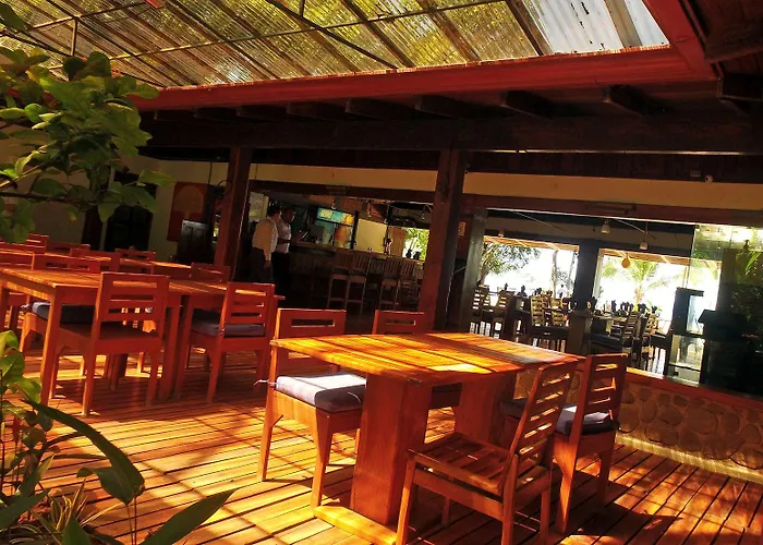 Café De Playa Front Hotel Coco