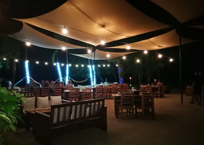 Hotel Café De Playa Front Coco