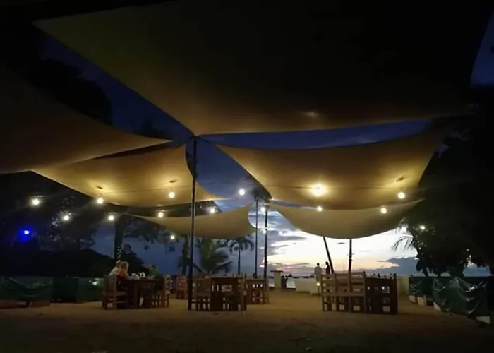 Café De Playa Front Hotel Coco